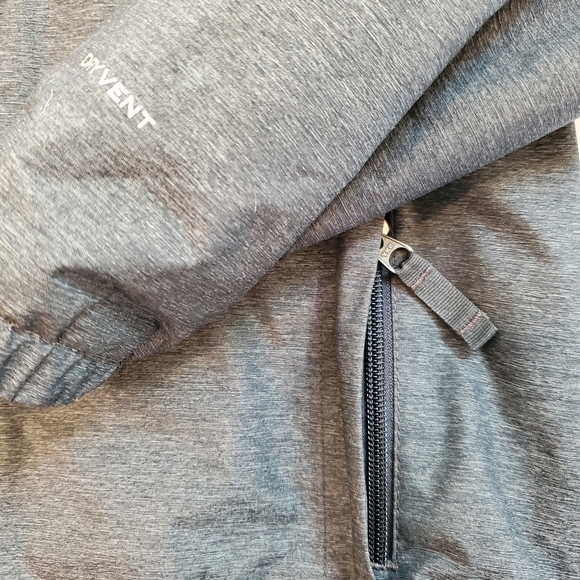 The North Face Boys Hooded Jacket - Picture 10 of 10